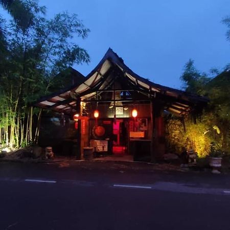 The Secret Sanctuary Boutique Cottage Кучинг Экстерьер фото